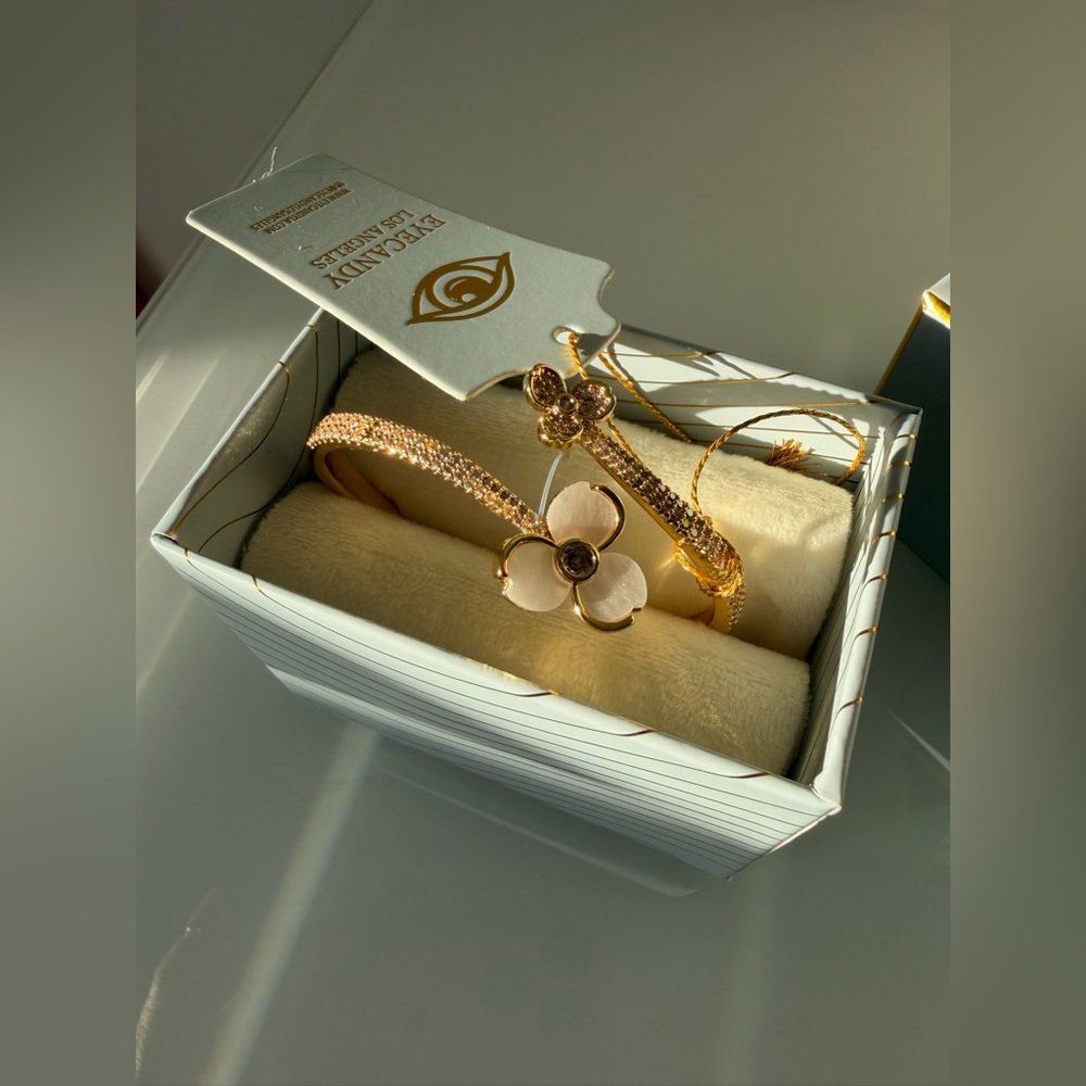 eye candy la Gold Flower pave cuff Bracelet